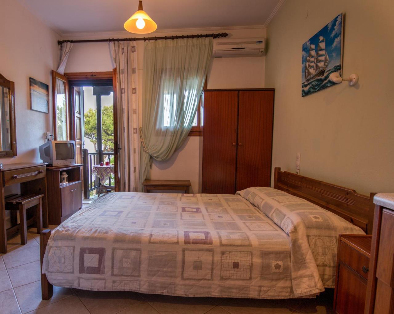 Studios Avra Agios Georgios  Bagian luar foto