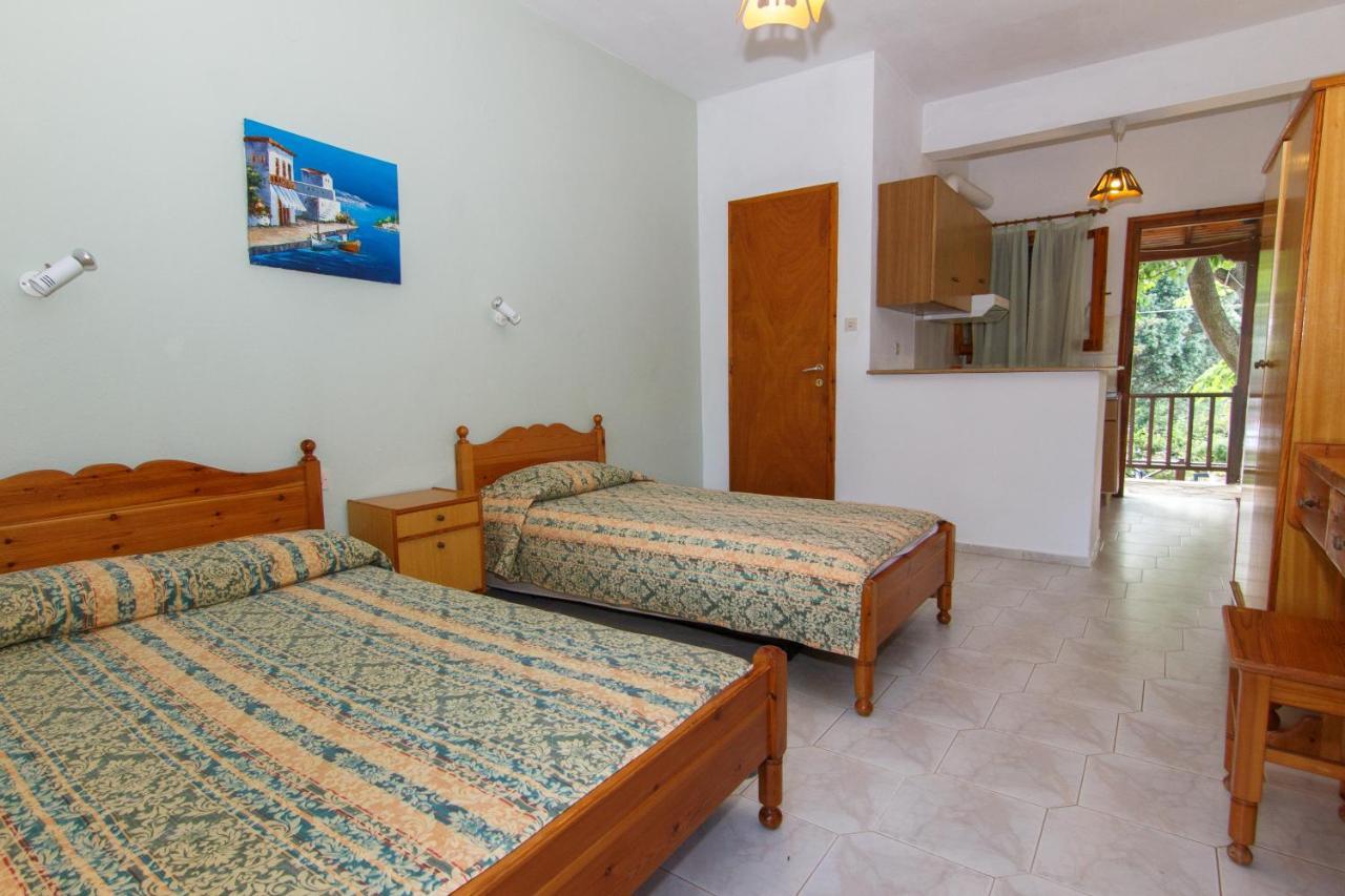 Studios Avra Agios Georgios  Bagian luar foto